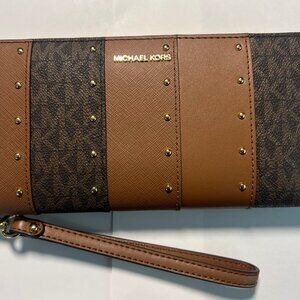 Michael Kors Zip Wallet